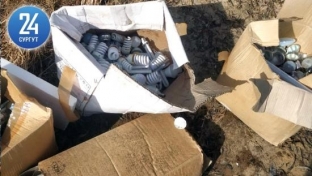 В Сургуте обнаружили свалку ртутьсодержащих ламп. В ближайшее время опасные отходы смоет в реку