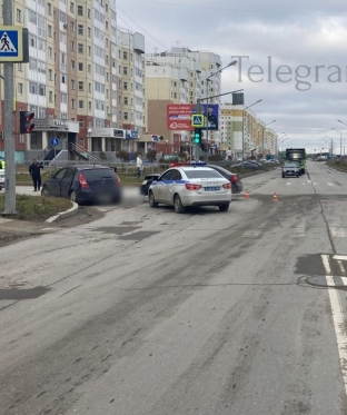 Три человека пострадали в ДТП на перекрестке в Нижневартовске