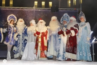 Ханты-Мансийск готовится принять около 150 Дедов Морозов и Снегурочек