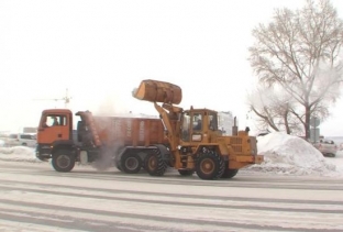 Сургутские коммунальщики могли вывезти снег на полигоны бесплатно
