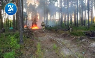 Огонь едва не перекинулся на лес. Пожарные под Сургутом у дачного кооператива тушили незаконную свалку