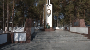В Сургутском районе проходят субботники на местах воинской славы