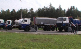 Сургутские нефтяники организовали выставку автотранспорта и спецтехники