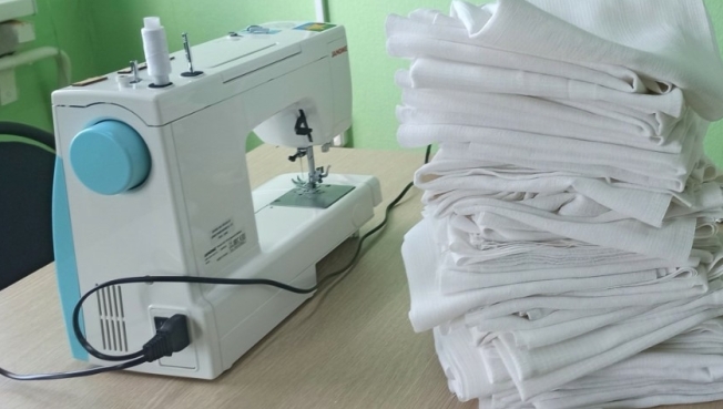 В Югре откроют добровольческие мастерские, в которых будут шить вещи для маленьких жителей Макеевки