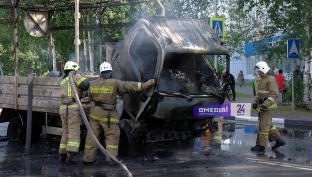 В МЧС и администрации Сургута рассказали о пожаре спецмашины на развязке проспекта Ленина и улицы Майская