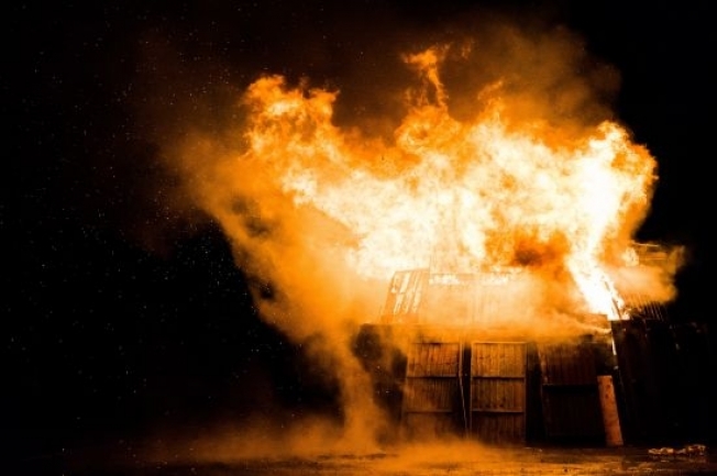 В Нефтеюганске нашли женщину подозреваемую в поджоге многоквартирного дома