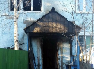 В поселке Барсово Сургутского района ночью горели два жилых дома
