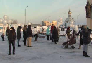 Сургутяне поддержали акцию памяти жертв пожара в Кемерово
