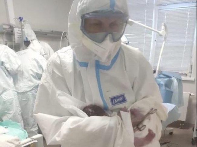 Во время потопа в ковидном госпитале Нижневартовска на свет появился «бурерожденный» малыш