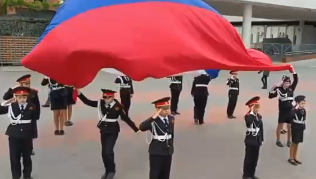 Кадеты из Белого Яра приняли участие в торжествах ко Дню Победы в Волгограде