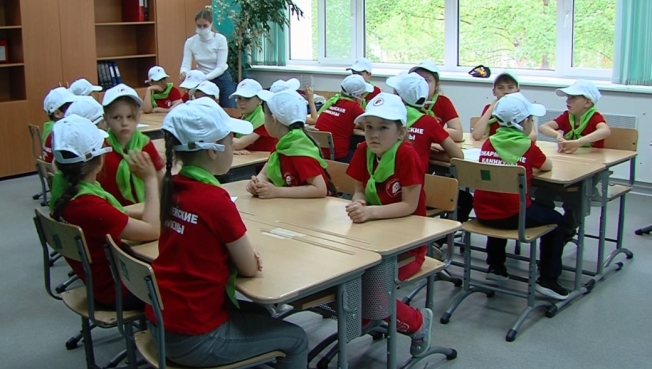 Дети из летних лагерей Сургутского района сверстают бюджет