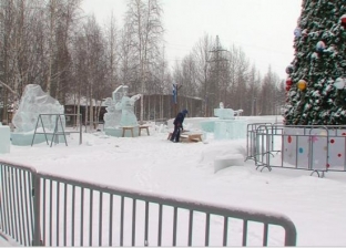 В «Старом Сургуте» готовятся к открытию фестиваля ледовых скульптур