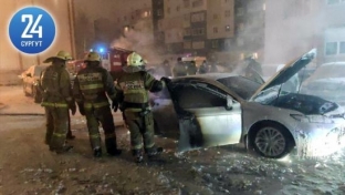 Машины в огне. В Сургуте за ночь и утро сгорели 9 автомобилей