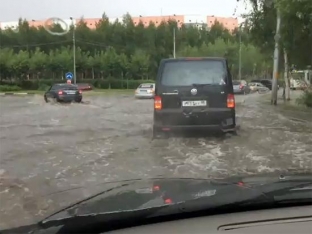 Ключевые улицы Сургута затоплены