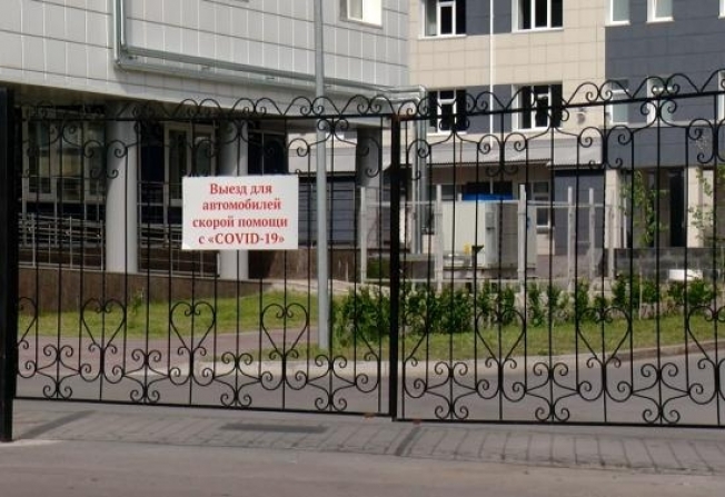 В Сургутской ОКБ развернули дополнительные койки для тяжелых больных коронавирусом