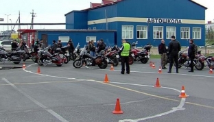Врачи Сургута провели социальную акцию для мотоциклистов