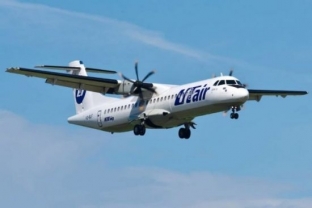 Самолет из Сургута произвел нештатную посадку в Новосибирске