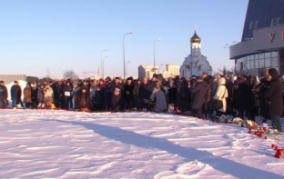 В Сургуте прошла акция памяти жертв пожара в Кемерово // ФОТО