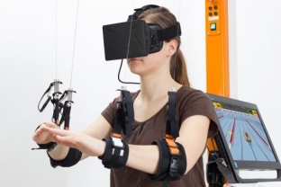 Для жителей Урая с ограниченными возможностями здоровья начал работать тренажер виртуальной реальности