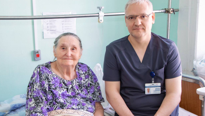 Травматологи ОКБ Нижневартовска поставили на ноги 92-летнюю пациентку