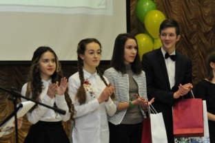 В Югре школьники поборются за звание «Ученик года – 2018»