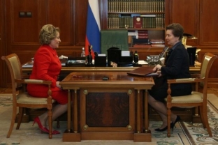 Председатель Совета Федерации обсудила с Натальей Комаровой изменения налогового режима в Югре