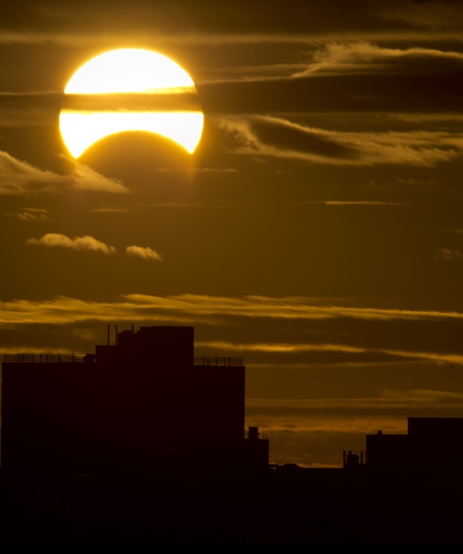 В Сургуте можно будет увидеть максимальную фазу частного солнечного затмения