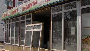 Жильцы сургутской пятиэтажки восемь лет добивались закрытия киоска во дворе