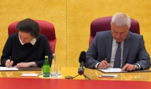 Губернатор Югры и президент «Лукойла» подписали допсоглашение к документу о сотрудничестве