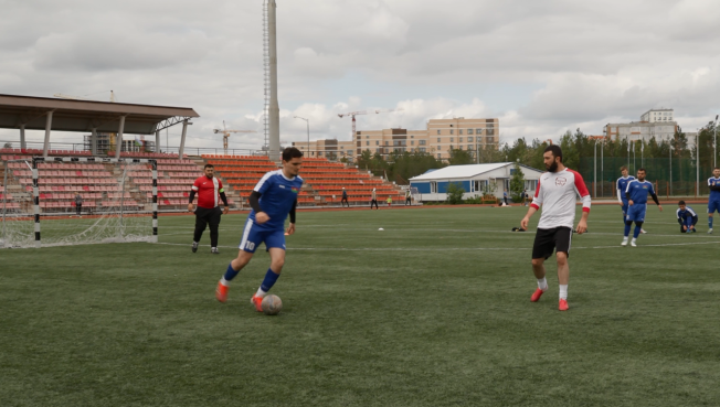 Сургутяне сразились в мини-футбол за кубок дружбы народов