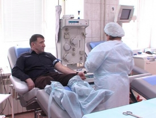 Более ста сургутян посетили станцию переливания крови в преддверии Дня донора // ВИДЕО