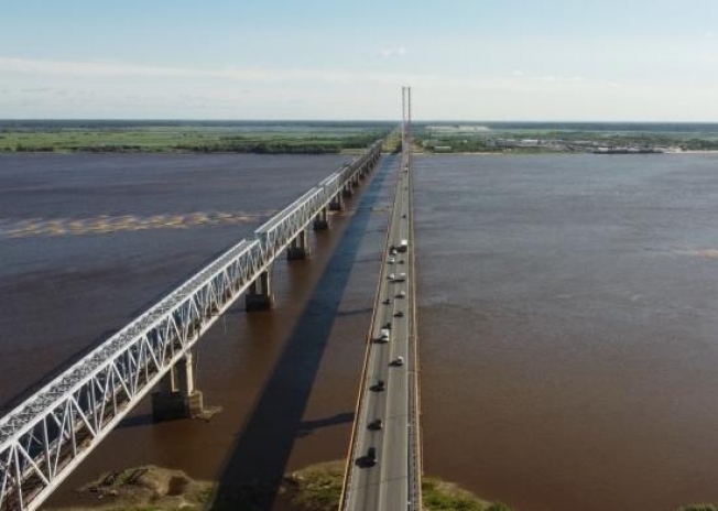 На мосту через Обь в районе Сургута вновь ограничено движение