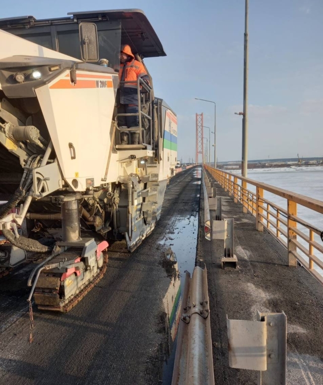 На мосту через Обь в районе Сургута начались ремонтные работы