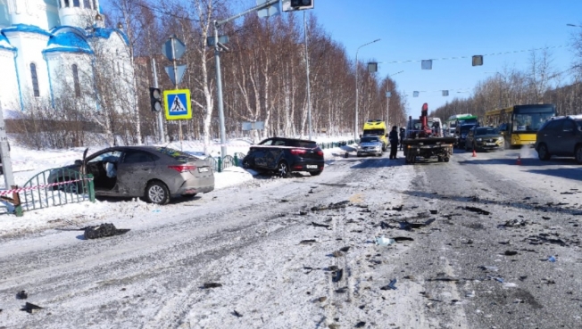 В Сургуте в массовом ДТП погибла женщина-водитель