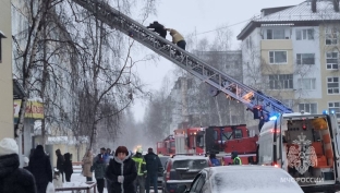 Пожарные в Нижневартовске спасли из горящей пятиэтажки 21 человека