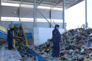 Пять мусороперерабатывающих заводов построят в Югре