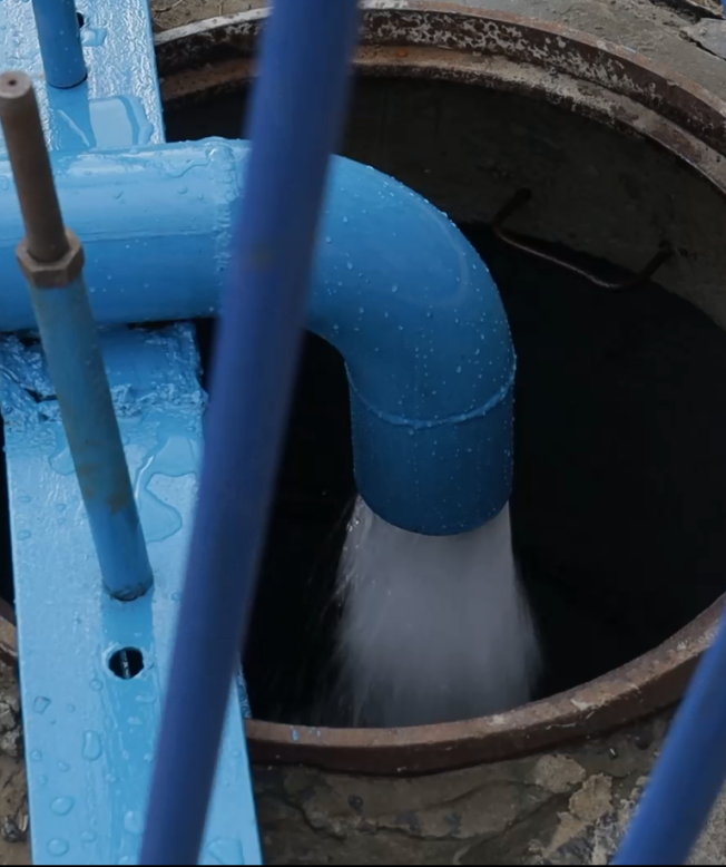 До осени в Сургуте специалисты прочистят около 30 километров сетей водоснабжения