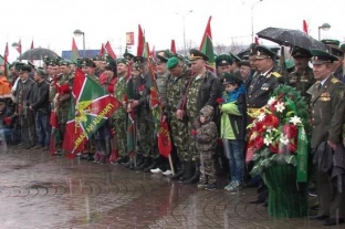 В Сургуте в честь Дня пограничника состоялся митинг на мемориале Славы