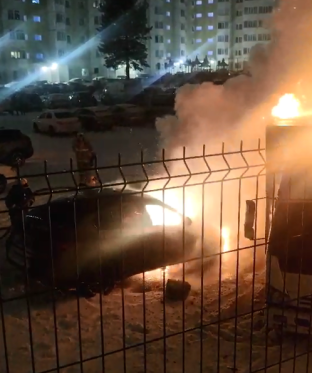 В Сургуте с приходом морозов чаще начали гореть машины