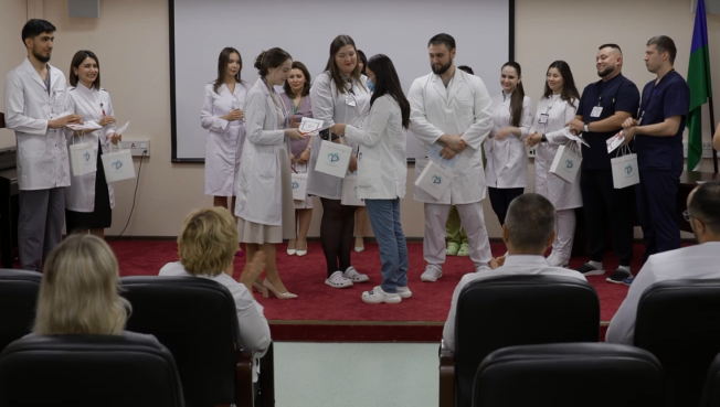 13 новых врачей пополнили штат сургутского кардиодиспансера