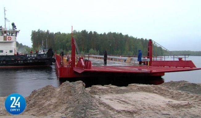 Мобильнее и надежнее. В Сургутском районе через реку Лямин установили новый наплавной мост
