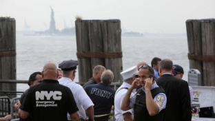 В Нью-Йорке из-за взрыва пропана с острова Свободы эвакуировали более трех тысяч человек