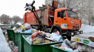 Почему мусор вырос в цене. Губернатор Наталья Комарова поговорила с югорчанами о насущных коммунальных проблемах