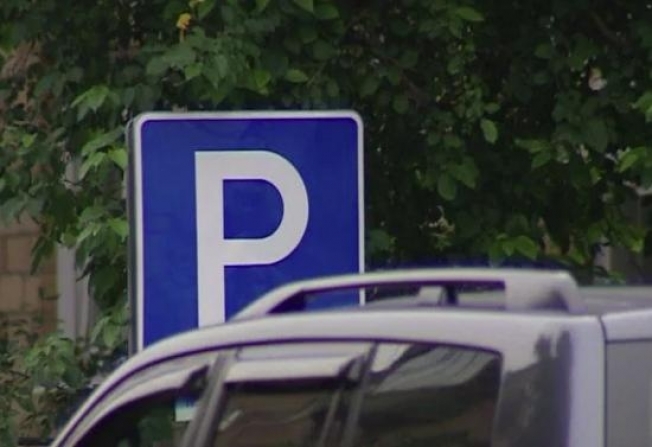 Парковки около некоторых медучреждений Сургута появятся до конца года
