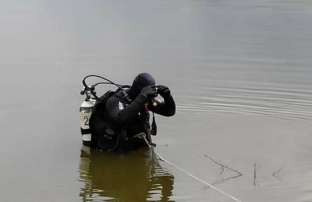 На дне озера в Сургутском районе водолазы обнаружили останки человека