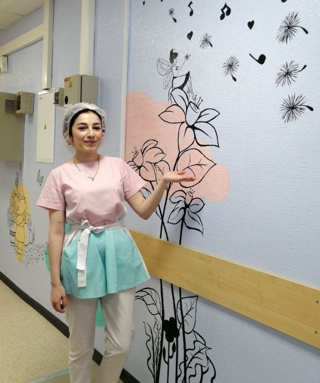 В травмцентре медсестра разукрасила стены детского отделения