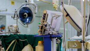 В Югре врачи спасли «тяжелого» пациента после серьезного ДТП