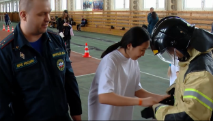 В Сургуте выбрали лучшую пожарную дружину среди школьников