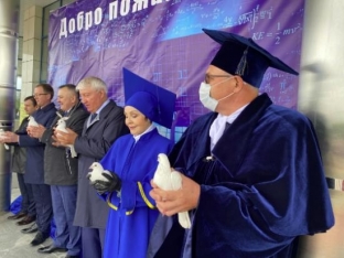 Галина Резяпова поздравила первокурсников СурГУ с началом студенческой жизни