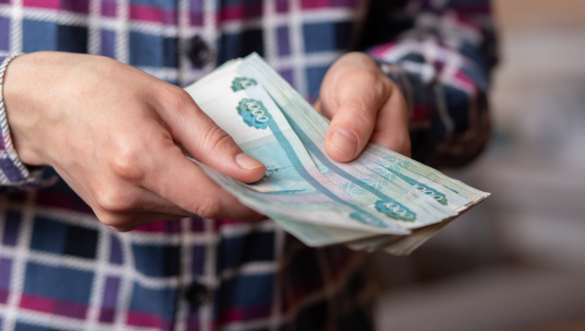 Работница ателье в Сургутском районе пошла на преступление, чтобы оплатить кредиты